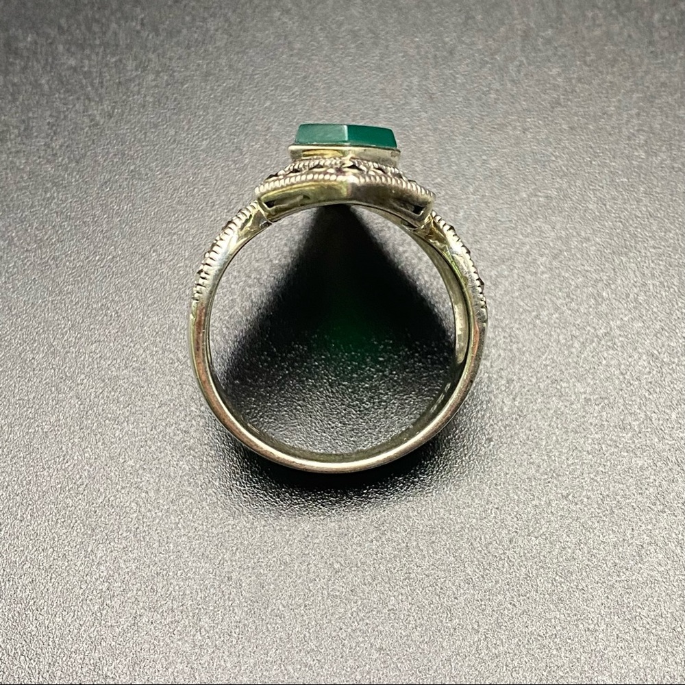 Sterling Silver Pointer Ring With Emerald Green S… - image 8